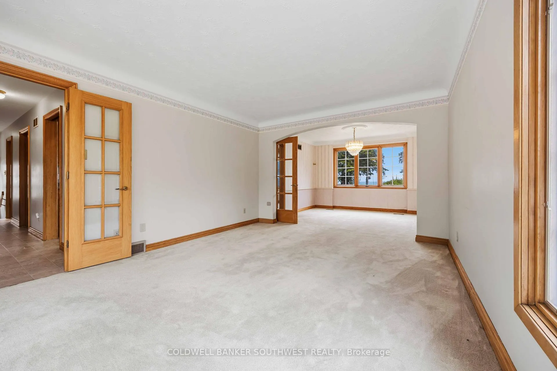Photo 10 of 2088 Lakeshore Road, Sarnia — HOMEH