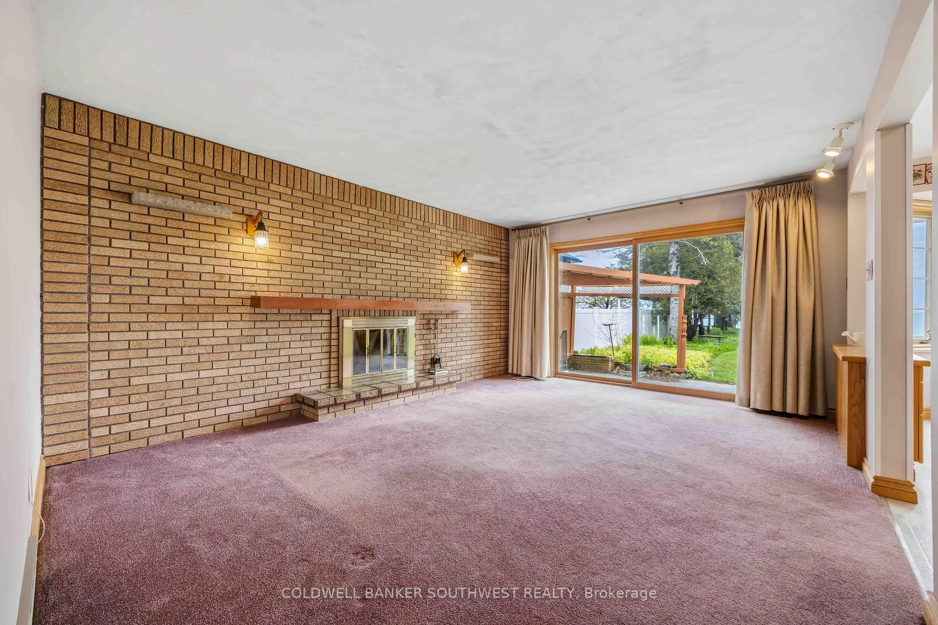 Photo 19 of 2088 Lakeshore Road, Sarnia — HOMEH