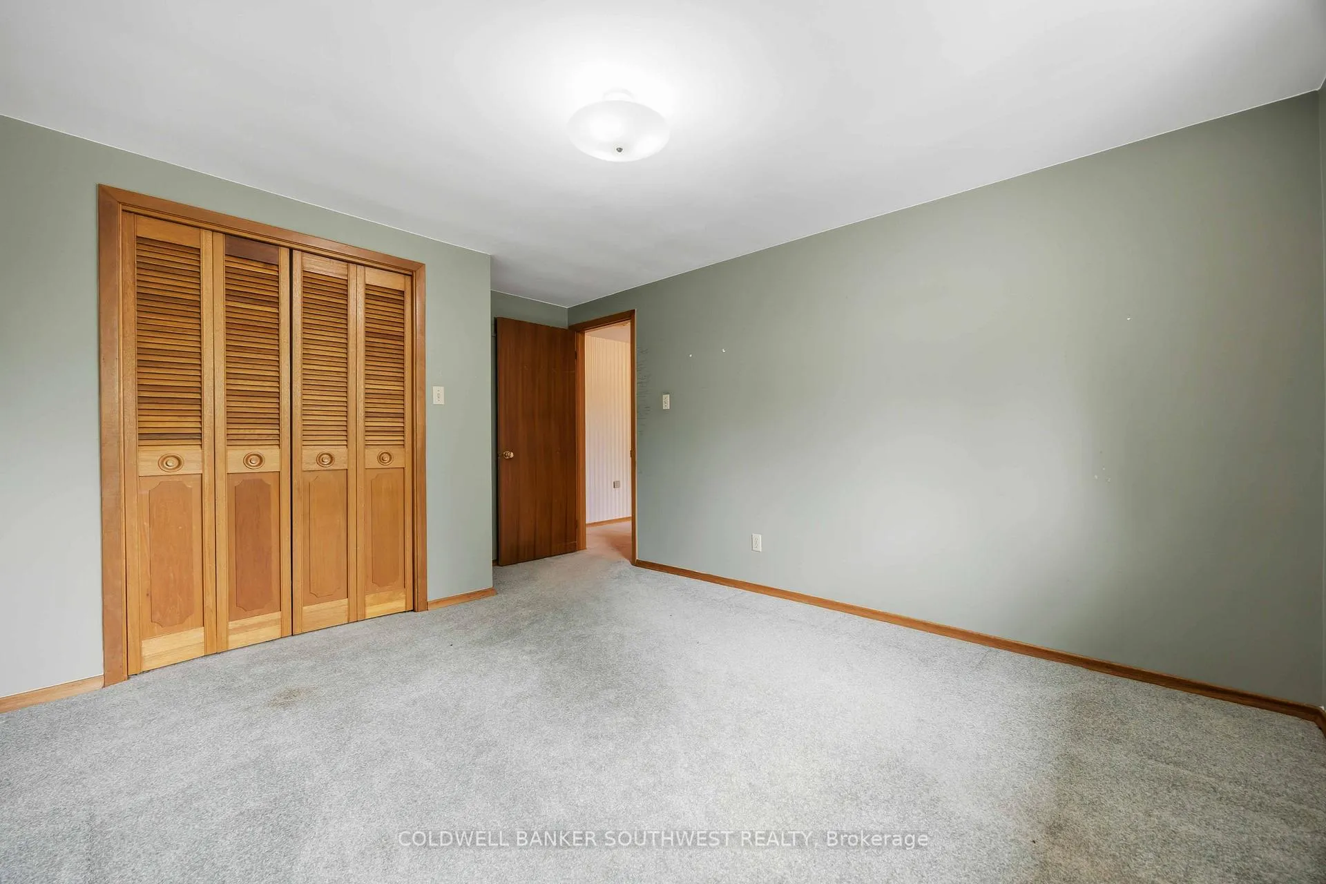 Photo 24 of 2088 Lakeshore Road, Sarnia — HOMEH