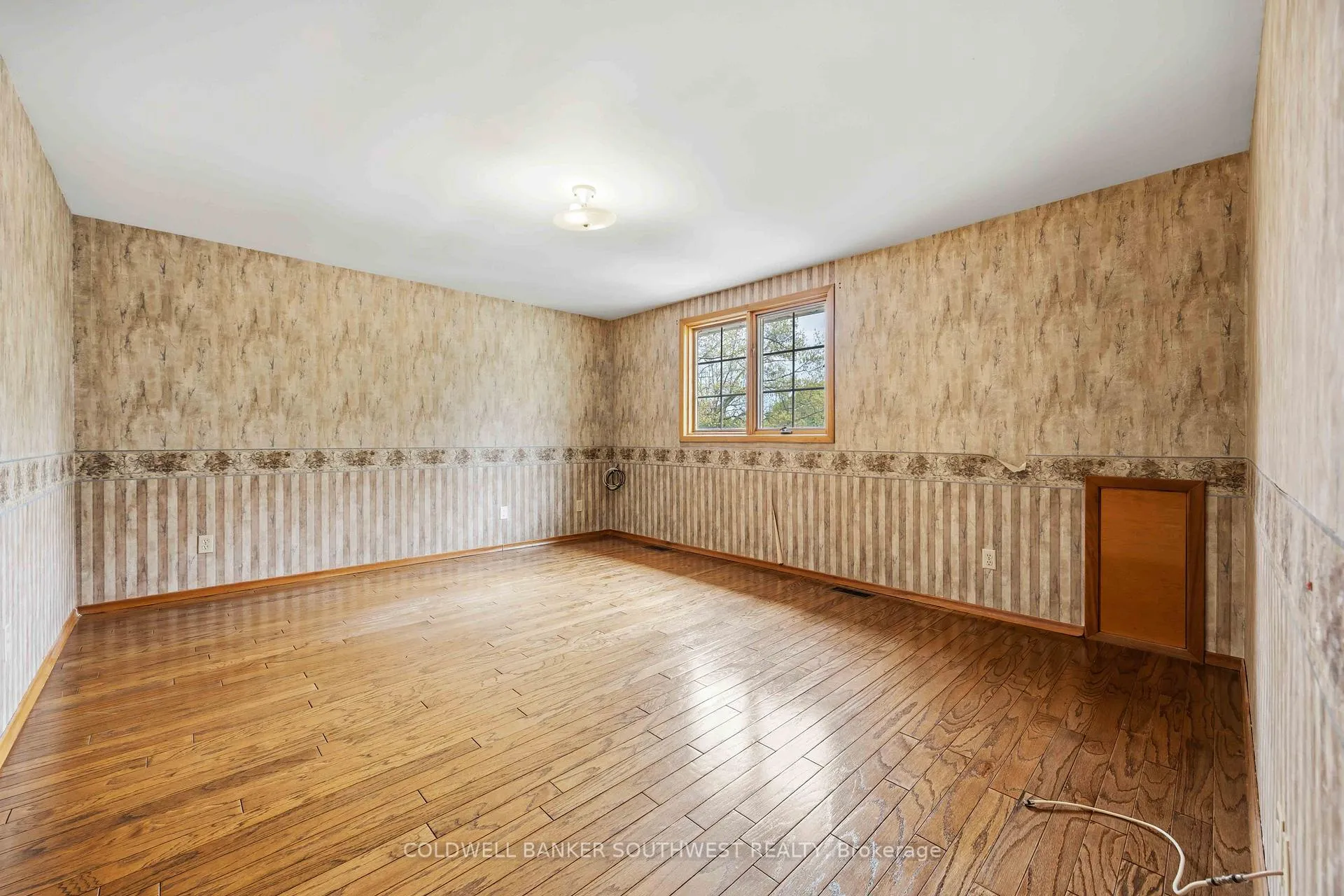 Photo 27 of 2088 Lakeshore Road, Sarnia — HOMEH