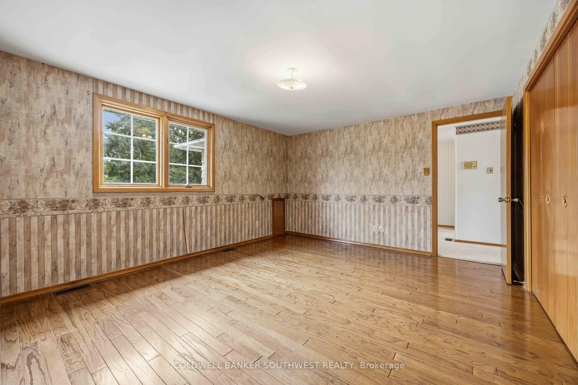Photo 28 of 2088 Lakeshore Road, Sarnia — HOMEH