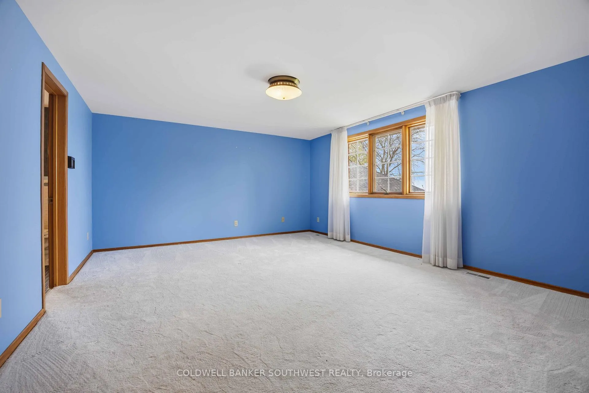 Photo 31 of 2088 Lakeshore Road, Sarnia — HOMEH