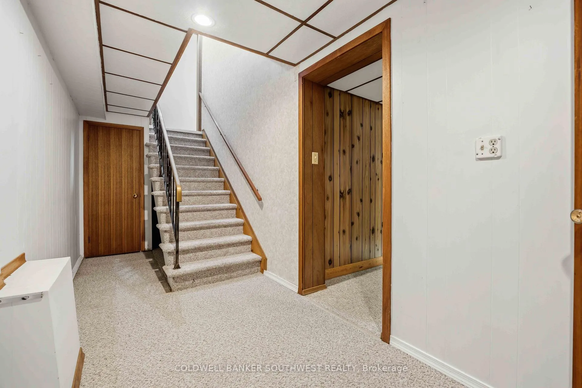 Photo 36 of 2088 Lakeshore Road, Sarnia — HOMEH
