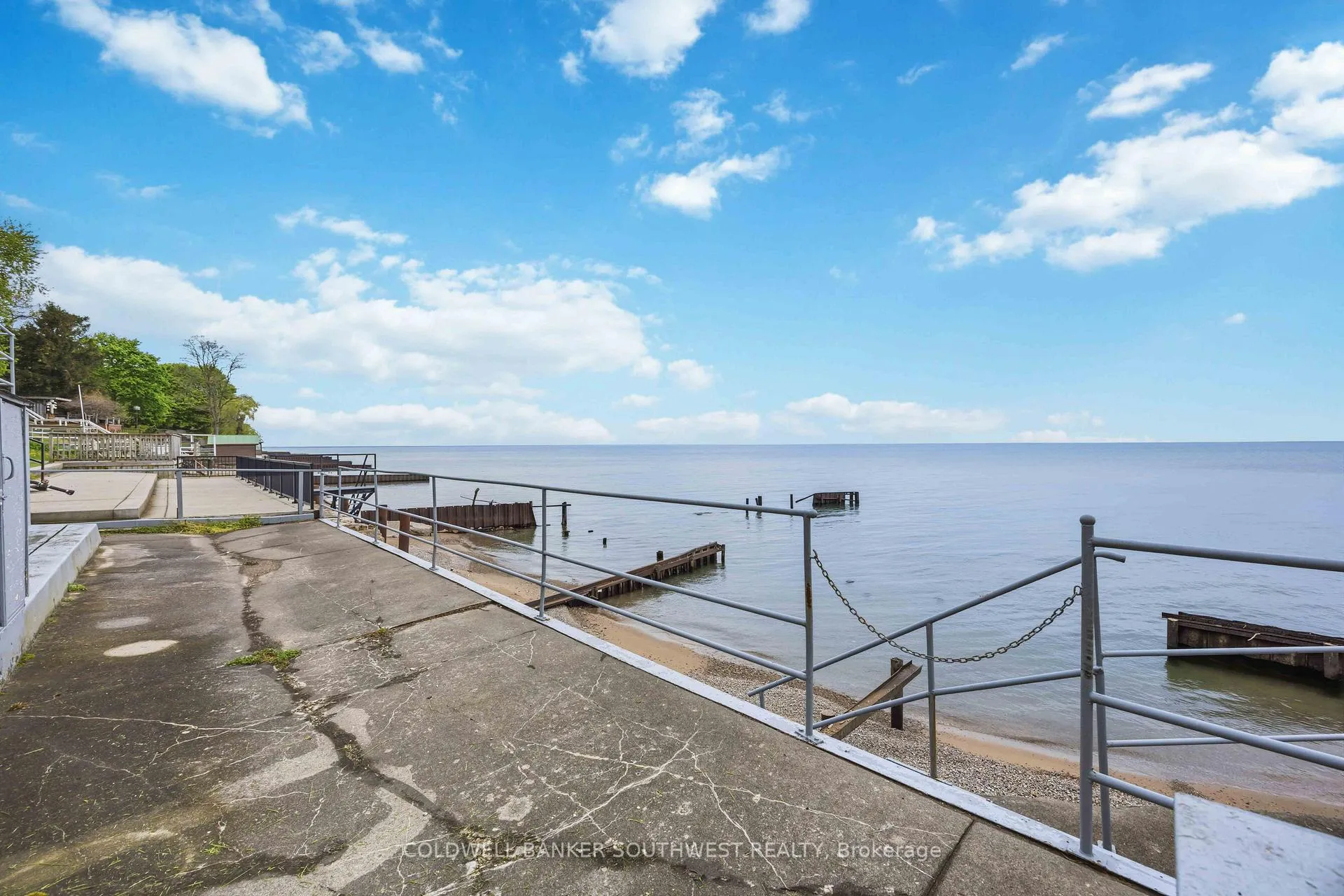 Photo 44 of 2088 Lakeshore Road, Sarnia — HOMEH