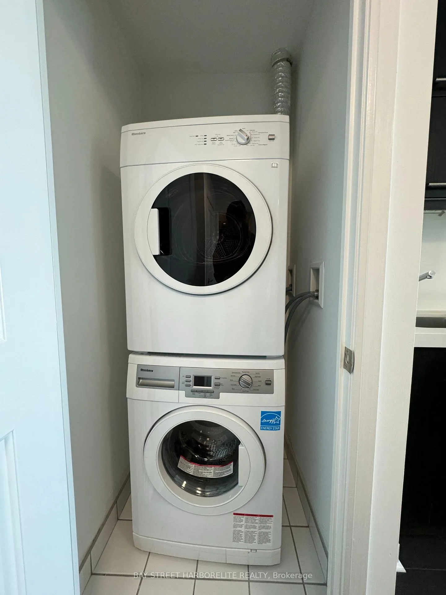 Photo 5 of Unit 908, 50 Wellesley Street E, Toronto, Church-Yonge Corridor — HOMEH