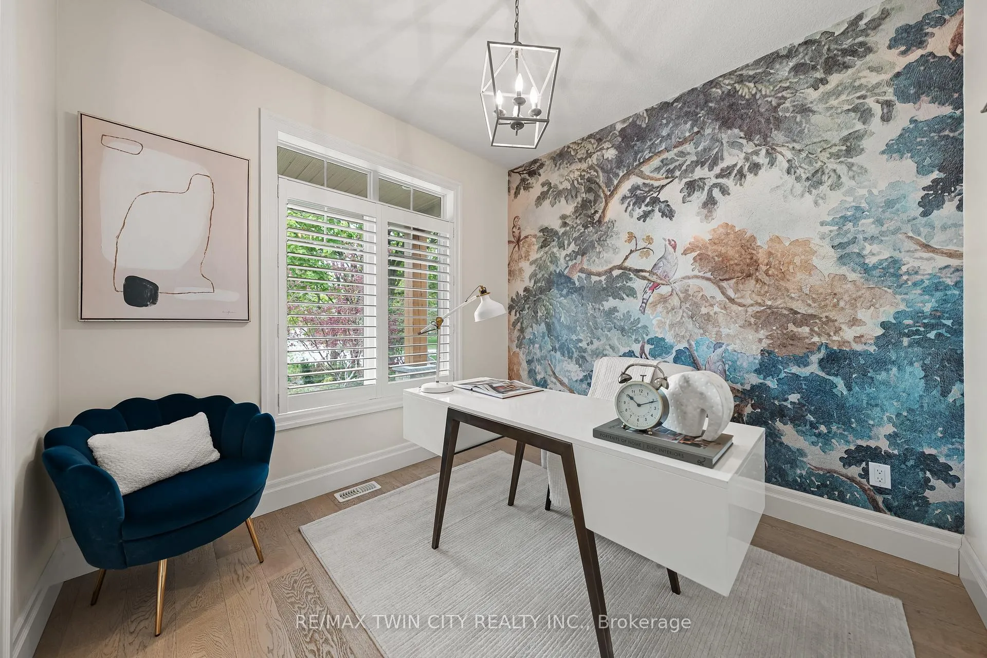 Photo 12 of 303 Castlefield Avenue, Waterloo — HOMEH
