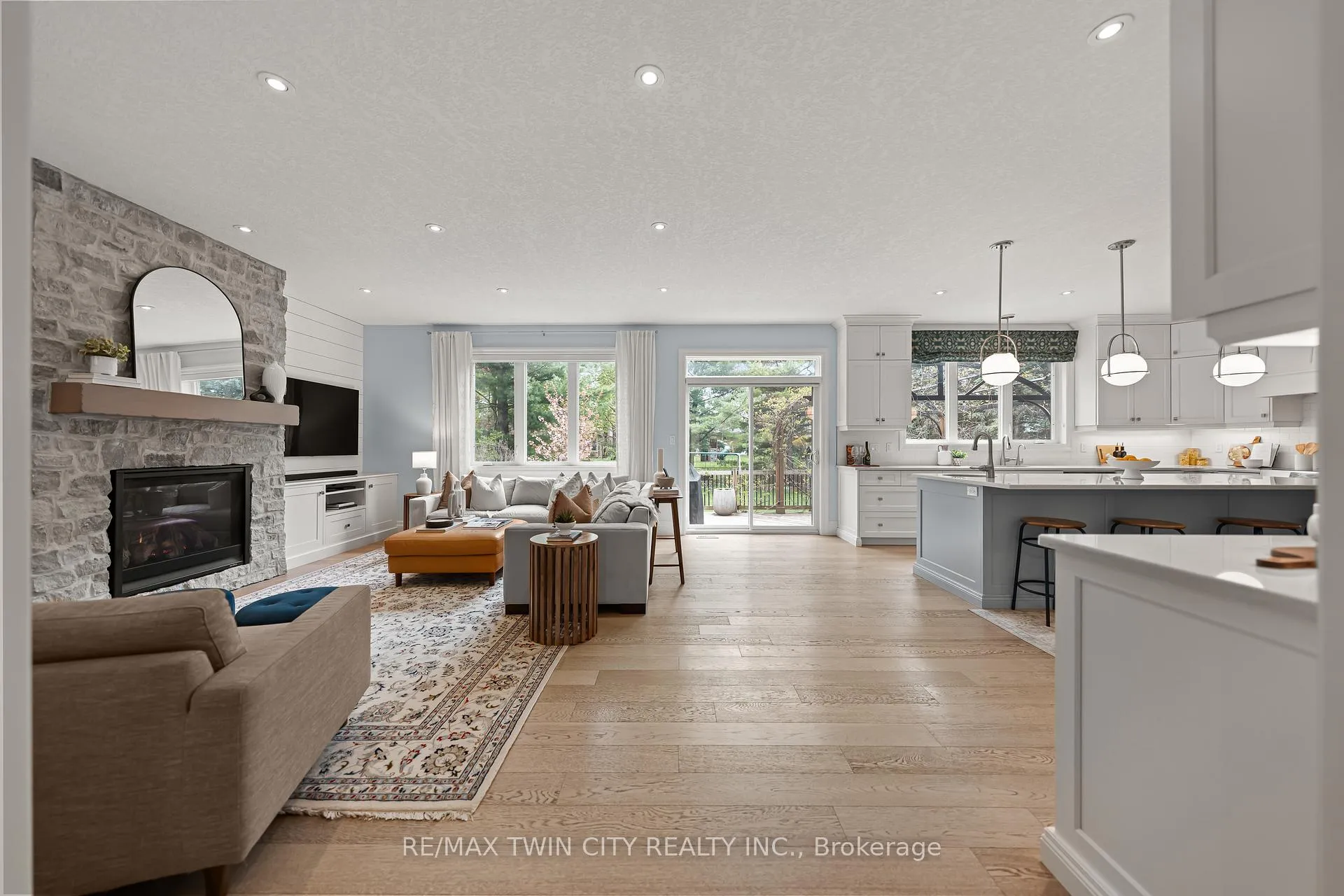 Photo 13 of 303 Castlefield Avenue, Waterloo — HOMEH