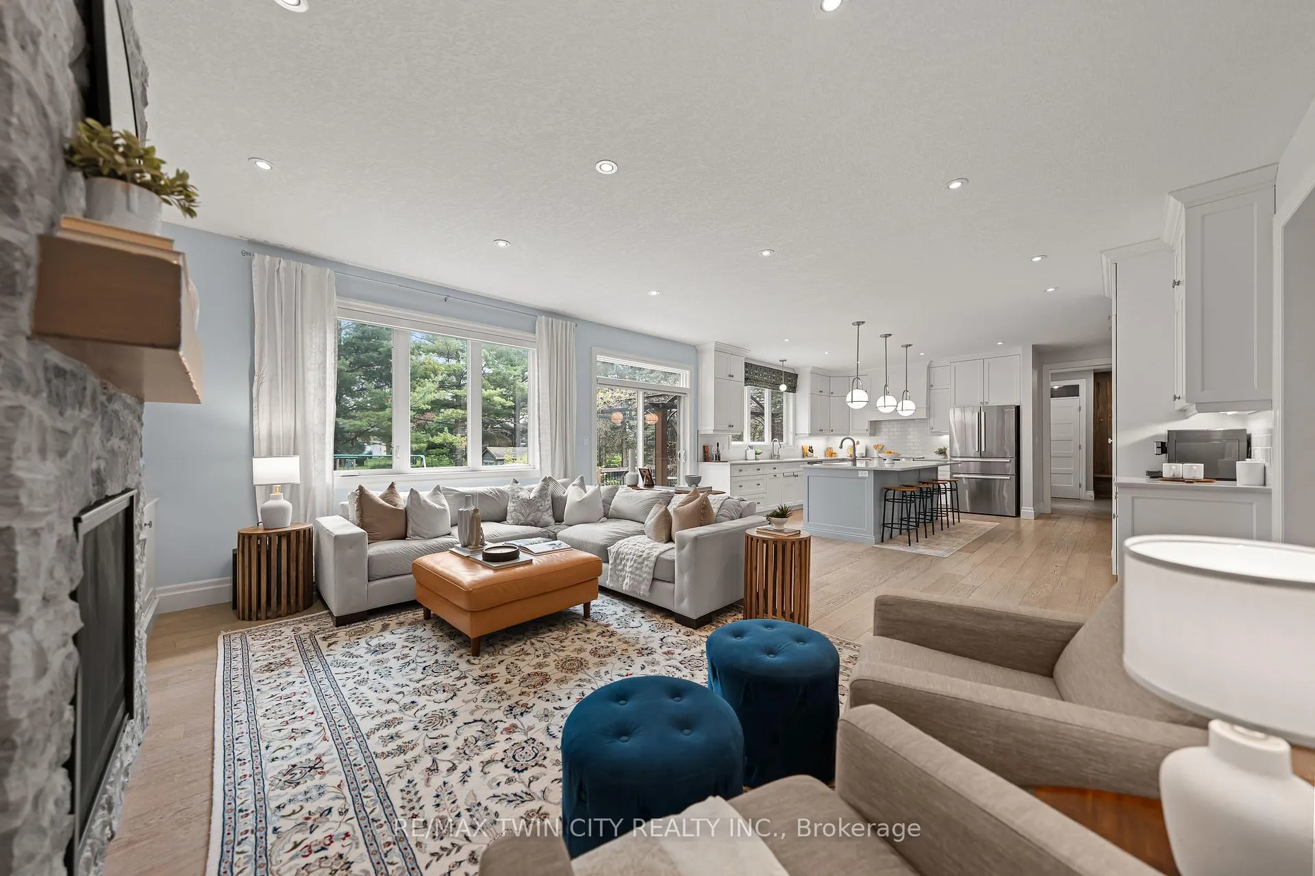 Photo 16 of 303 Castlefield Avenue, Waterloo — HOMEH