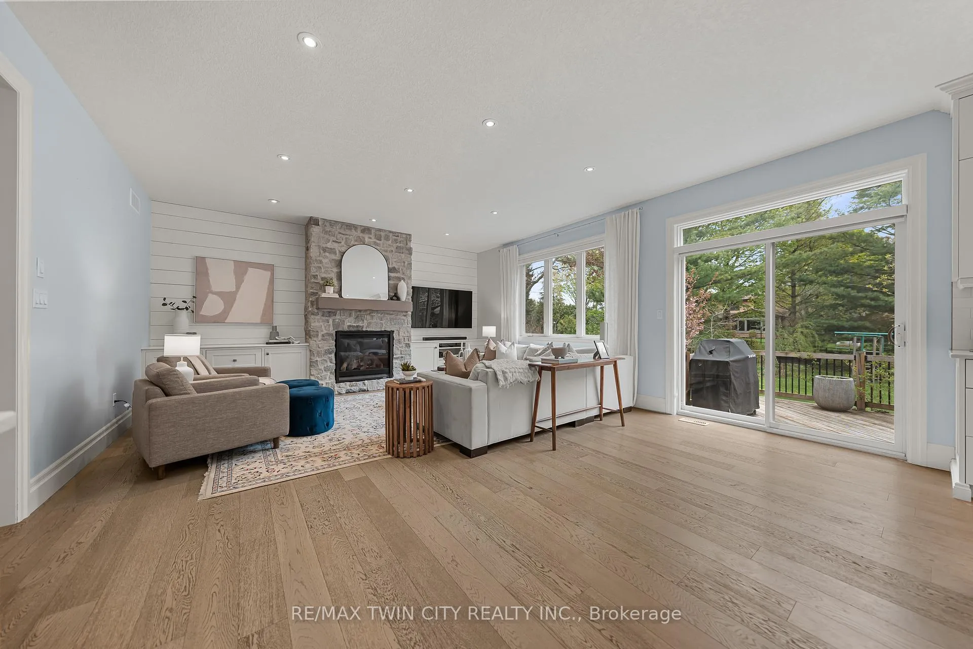 Photo 19 of 303 Castlefield Avenue, Waterloo — HOMEH