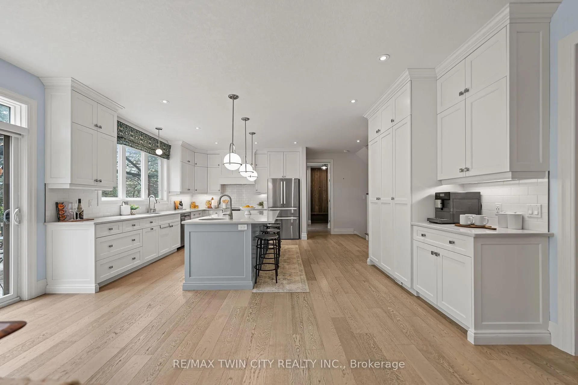 Photo 23 of 303 Castlefield Avenue, Waterloo — HOMEH