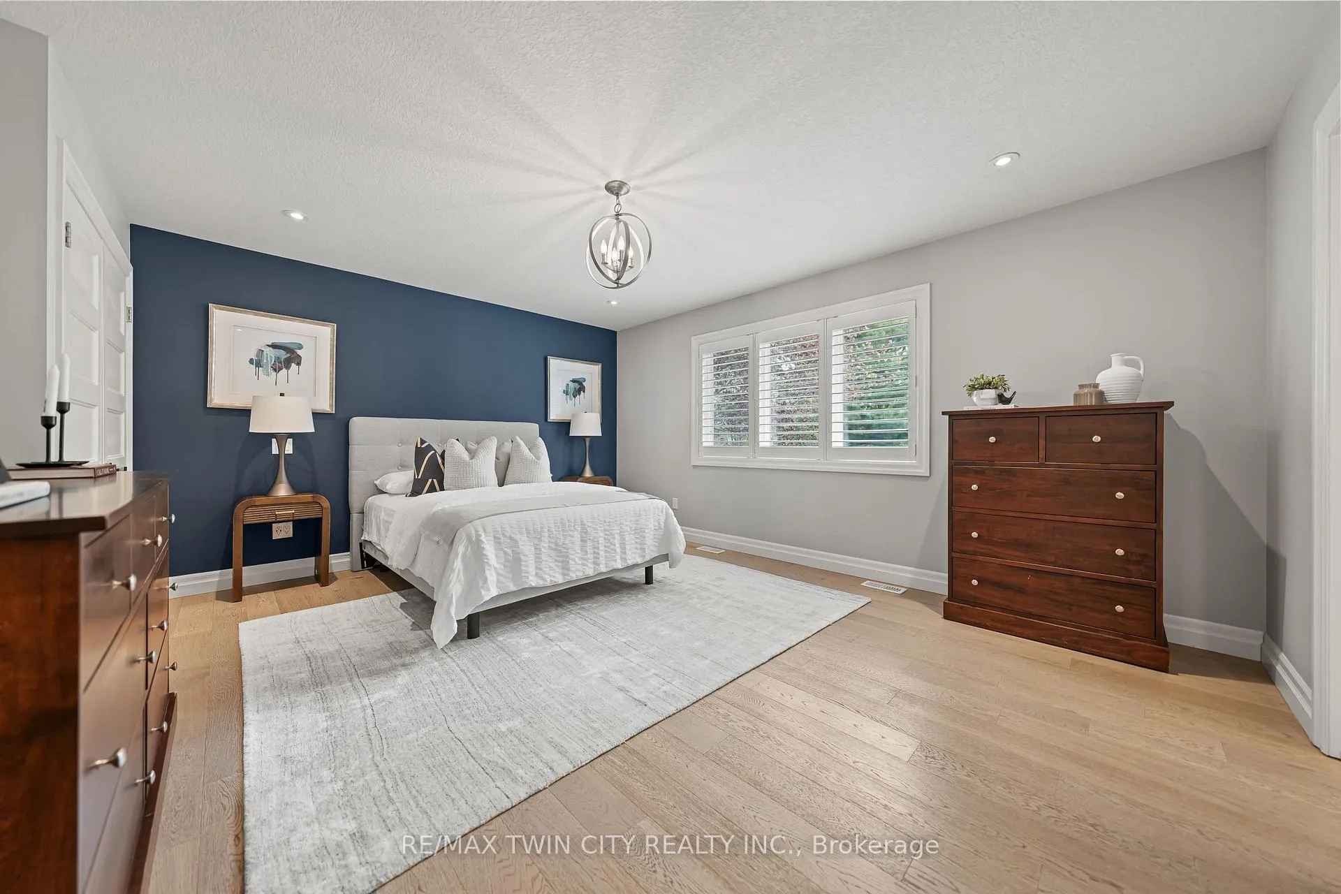 Photo 28 of 303 Castlefield Avenue, Waterloo — HOMEH