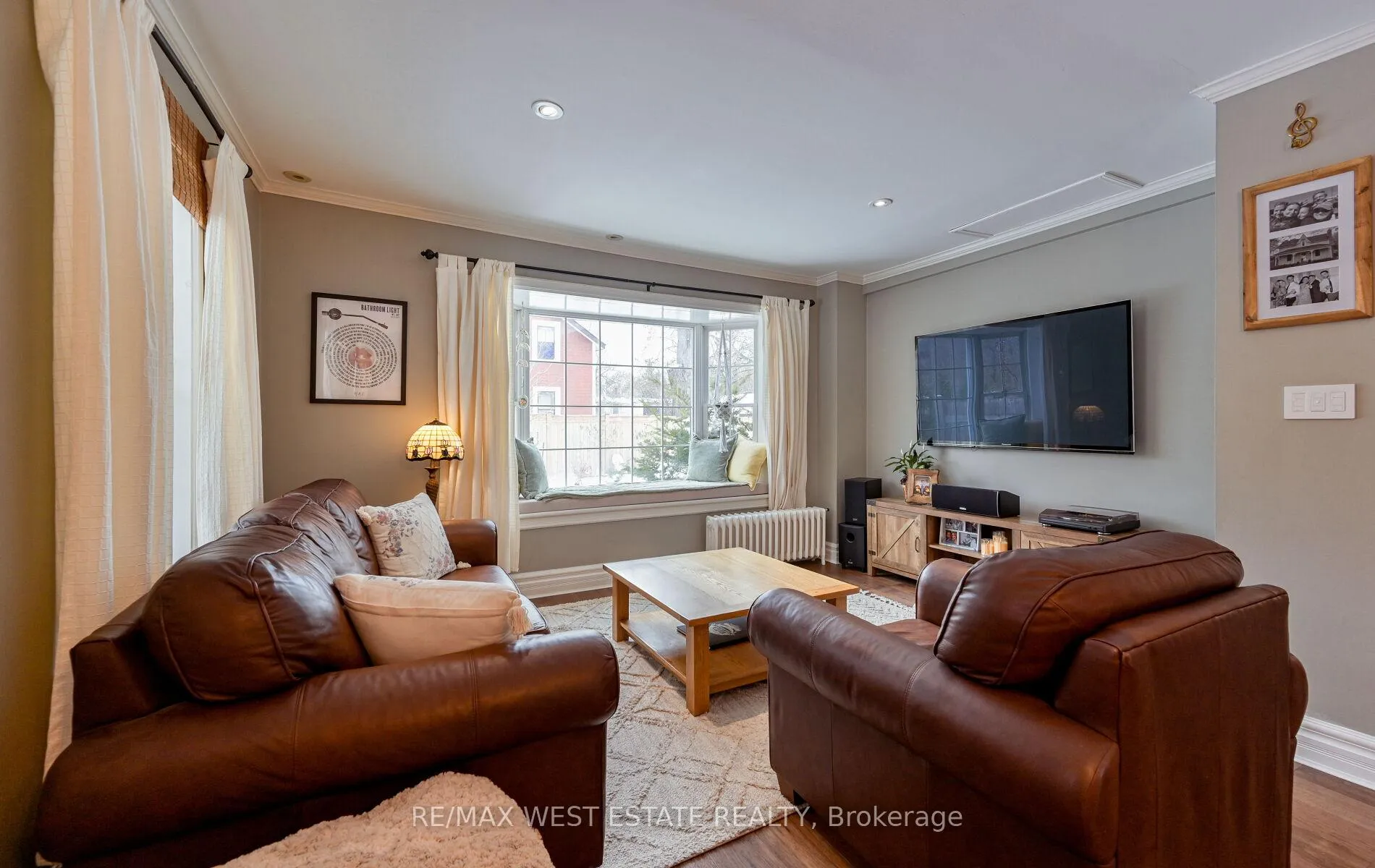 Photo 4 of 122 King Street E, Caledon, Bolton East — HOMEH