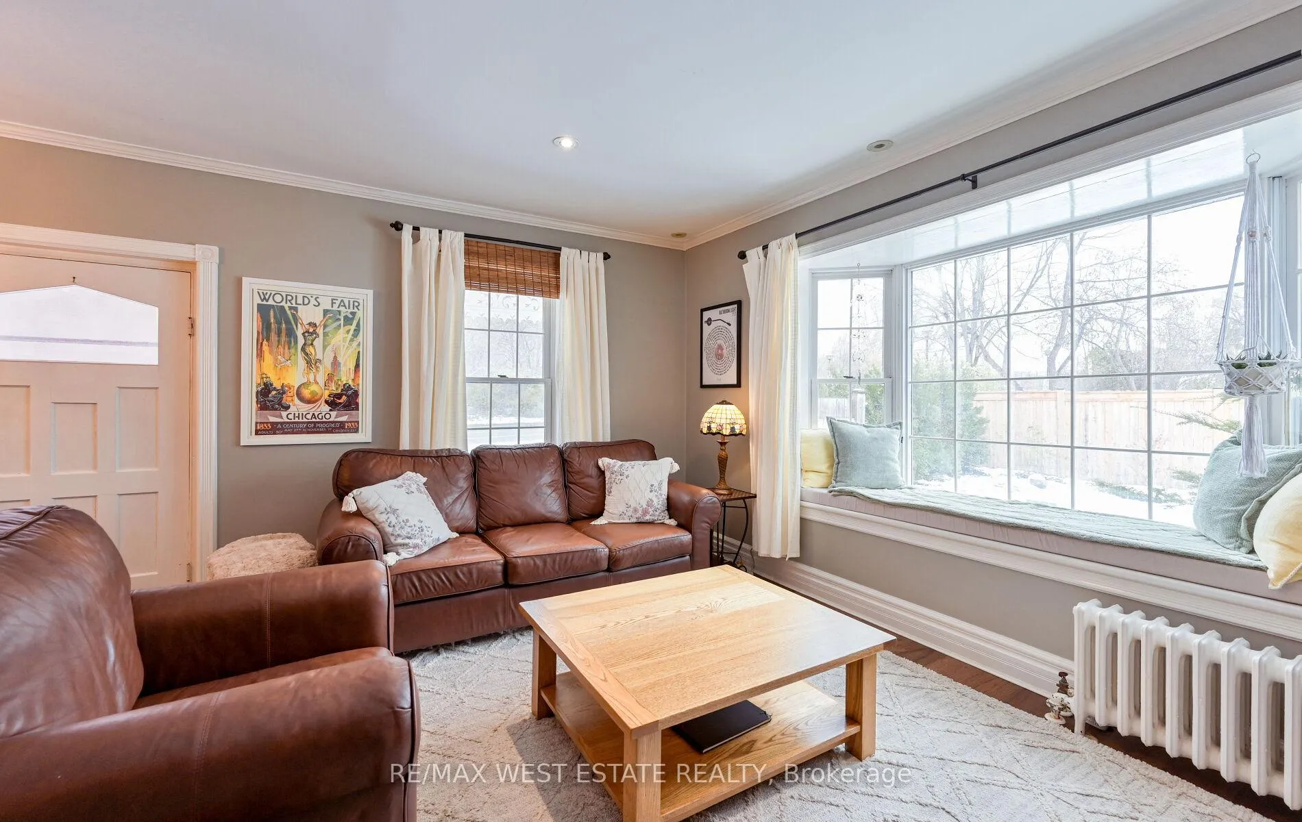 Photo 5 of 122 King Street E, Caledon, Bolton East — HOMEH