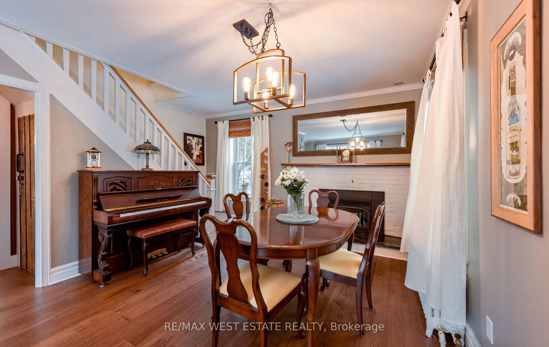 Photo 7 of 122 King Street E, Caledon, Bolton East — HOMEH