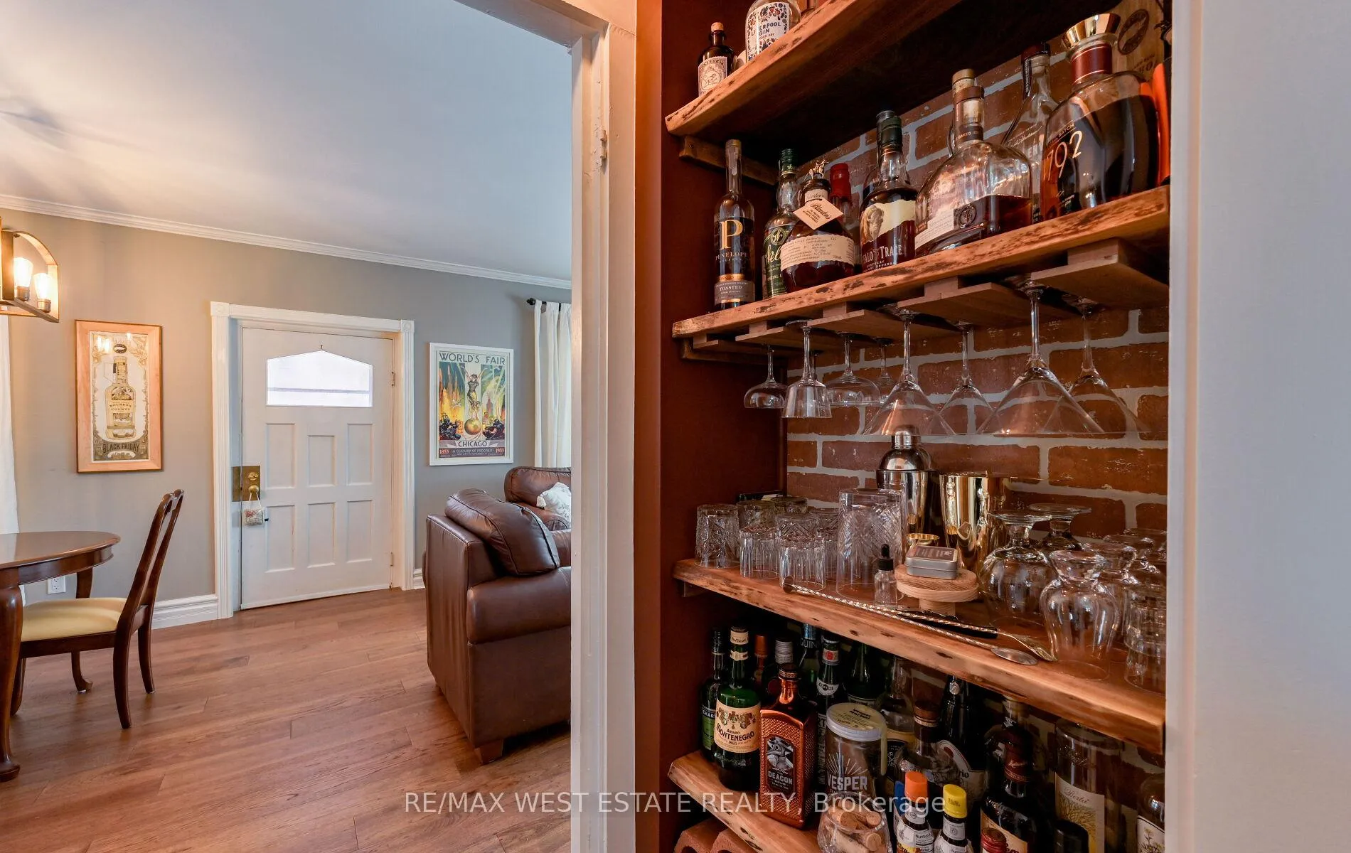 Photo 11 of 122 King Street E, Caledon, Bolton East — HOMEH