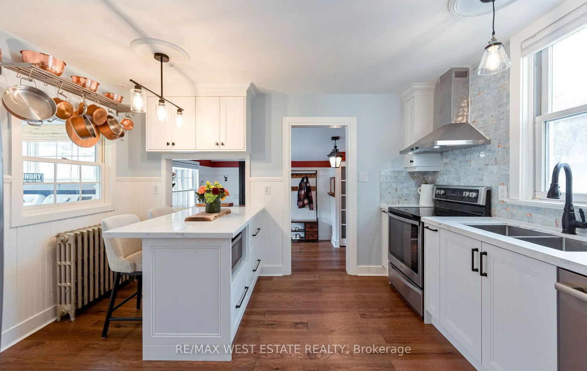 Photo 13 of 122 King Street E, Caledon, Bolton East — HOMEH