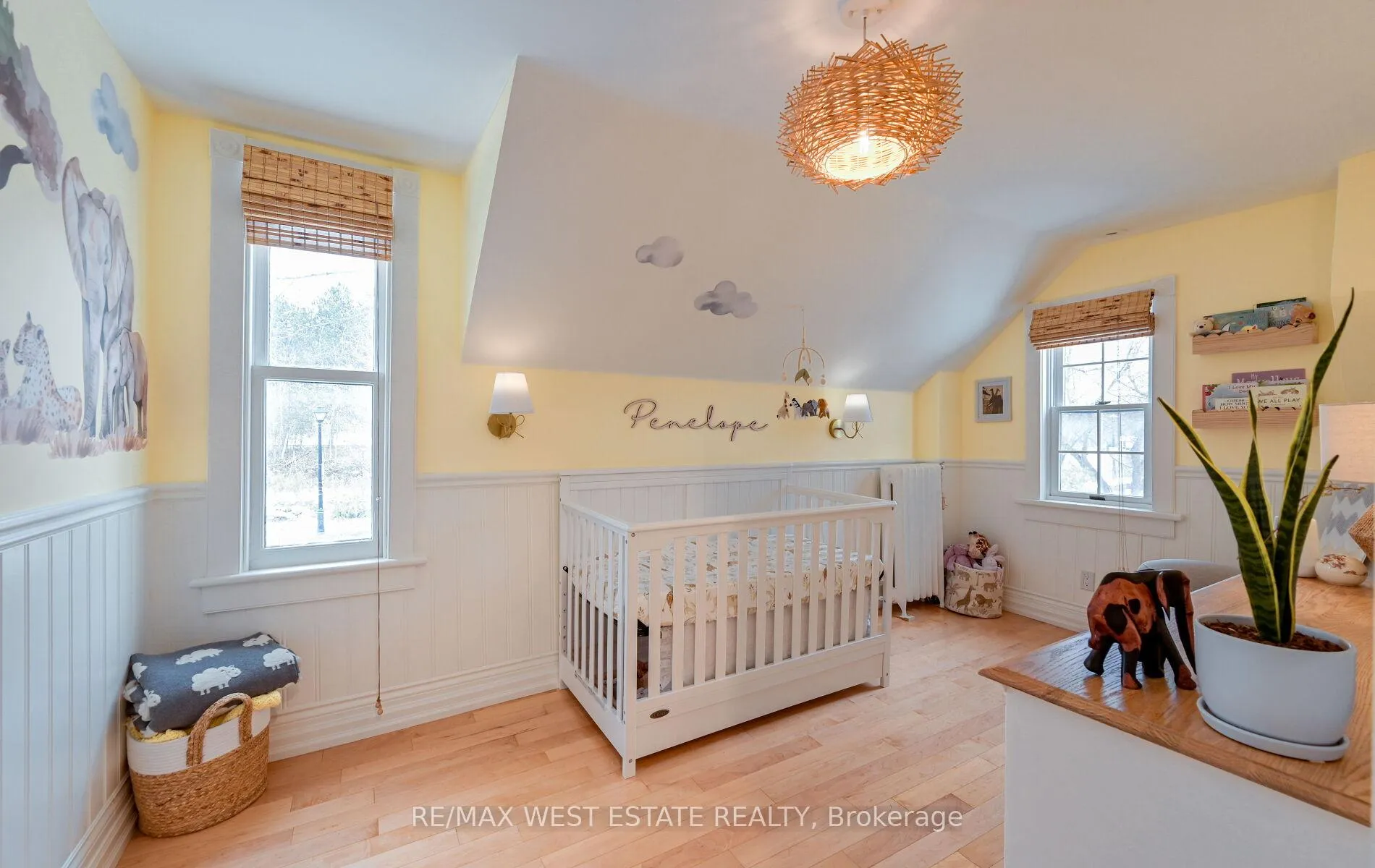 Photo 28 of 122 King Street E, Caledon, Bolton East — HOMEH