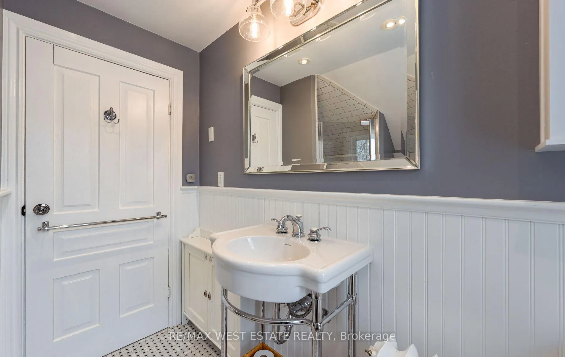 Photo 31 of 122 King Street E, Caledon, Bolton East — HOMEH