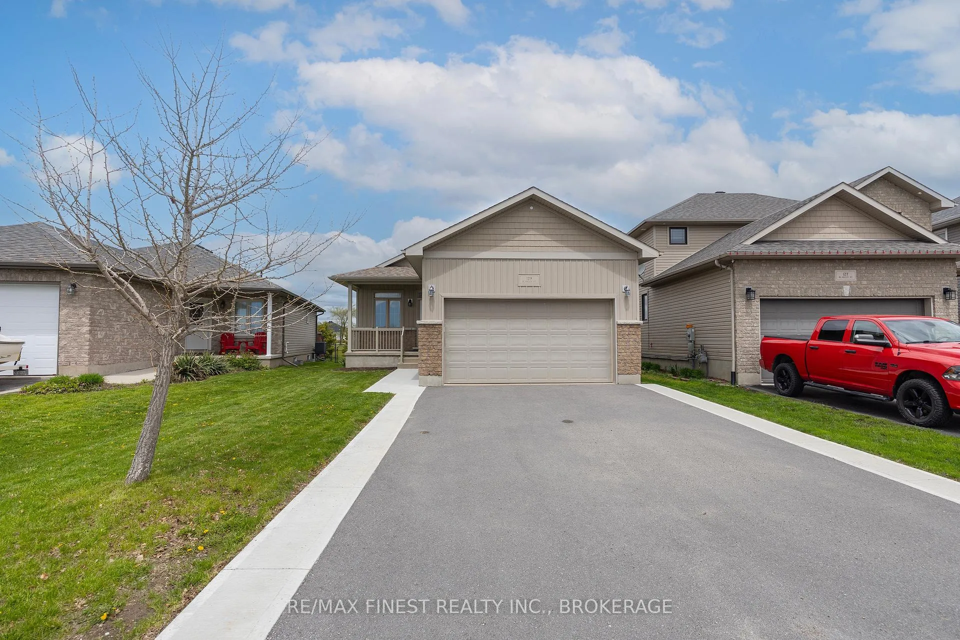 Photo 3 of 129 Blakely Street, Loyalist, Amherstview — HOMEH