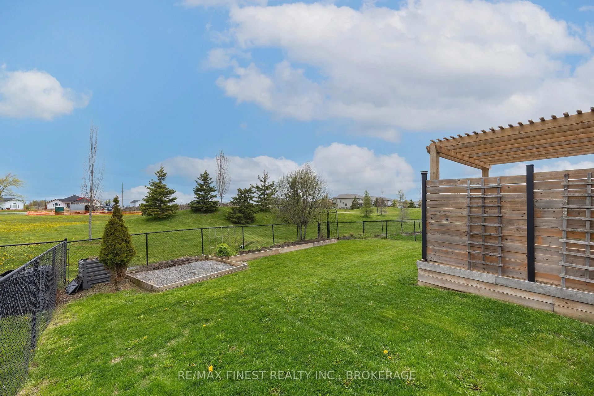 Photo 13 of 129 Blakely Street, Loyalist, Amherstview — HOMEH