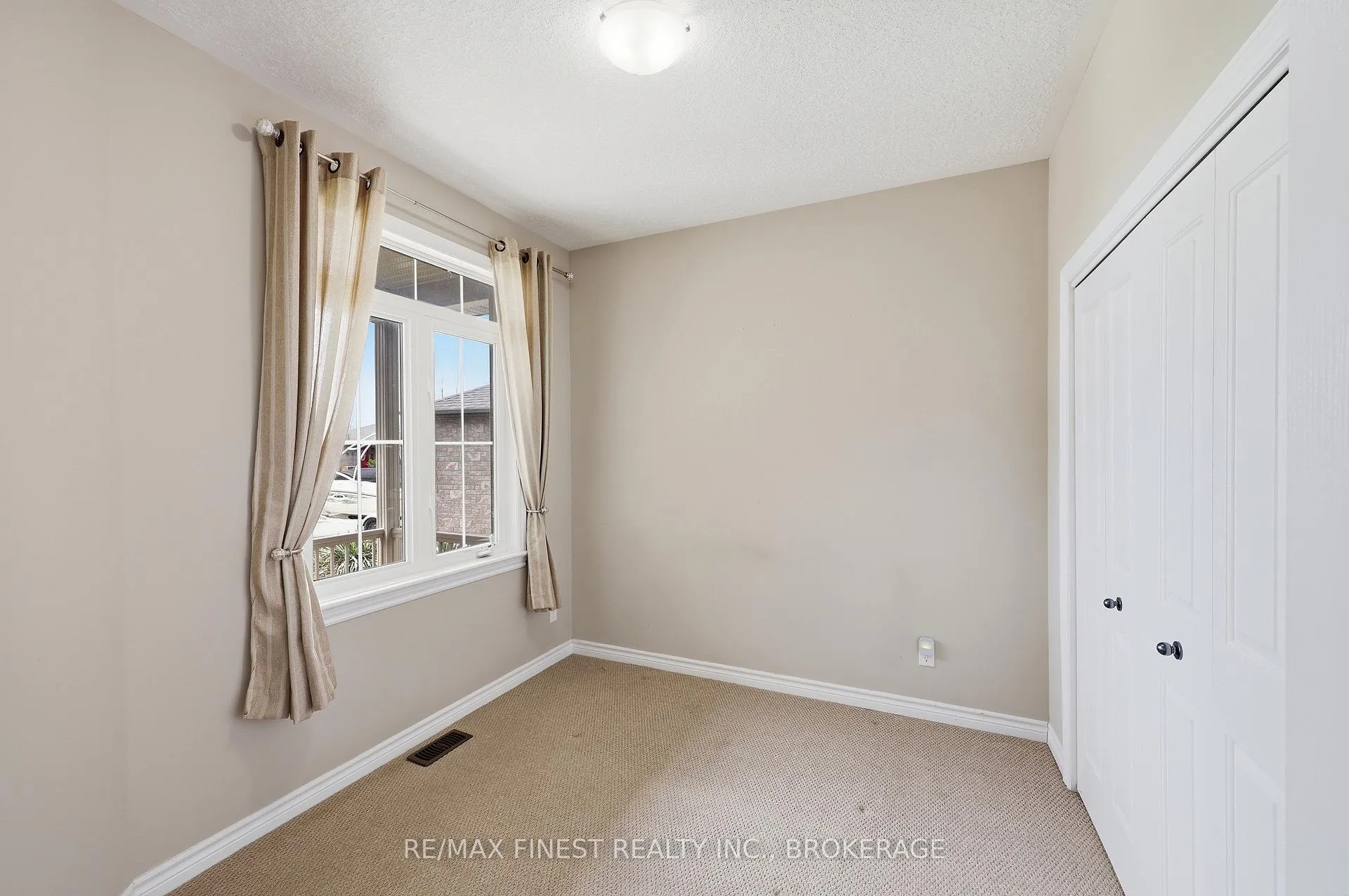 Photo 18 of 129 Blakely Street, Loyalist, Amherstview — HOMEH