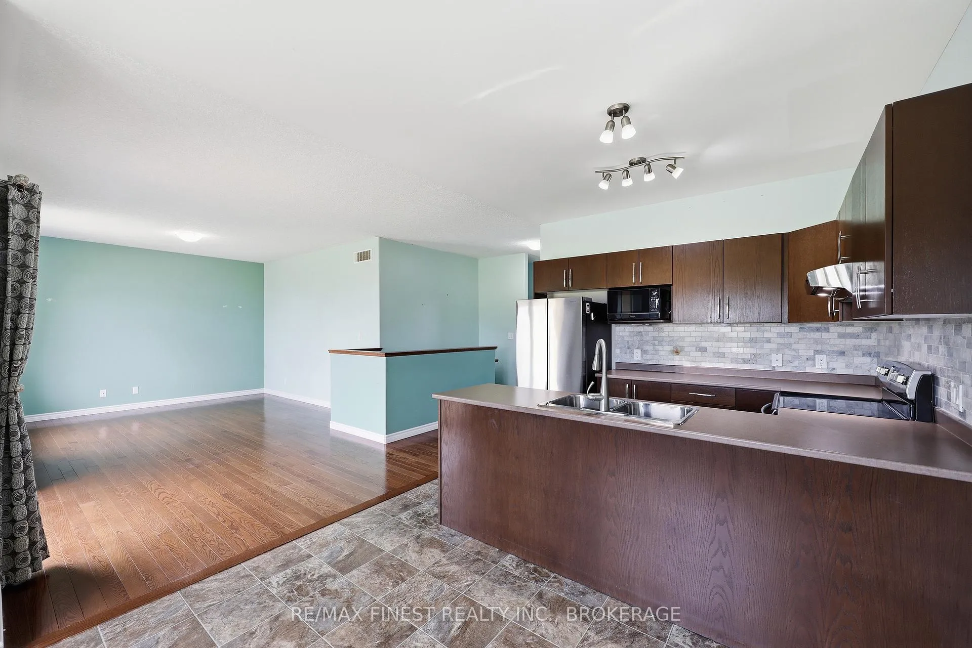Photo 29 of 129 Blakely Street, Loyalist, Amherstview — HOMEH