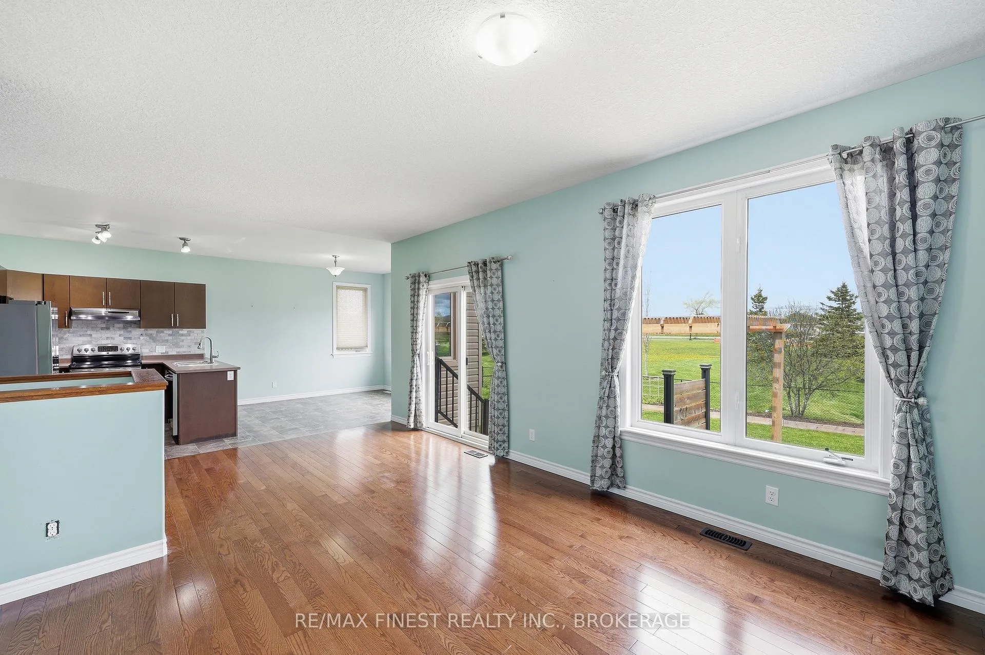 Photo 33 of 129 Blakely Street, Loyalist, Amherstview — HOMEH