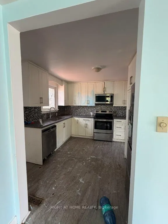 Photo 3 of 834 Downie Street, Peterborough, Northcrest Ward 5 — HOMEH