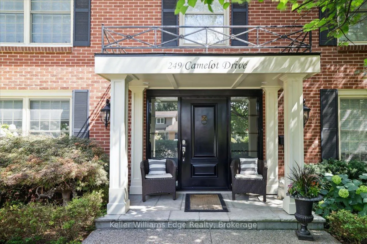 Photo 3 of 249 Camelot Drive, Burlington, Shoreacres — HOMEH