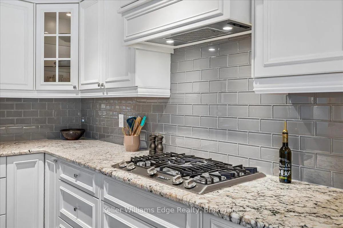 Photo 16 of 249 Camelot Drive, Burlington, Shoreacres — HOMEH
