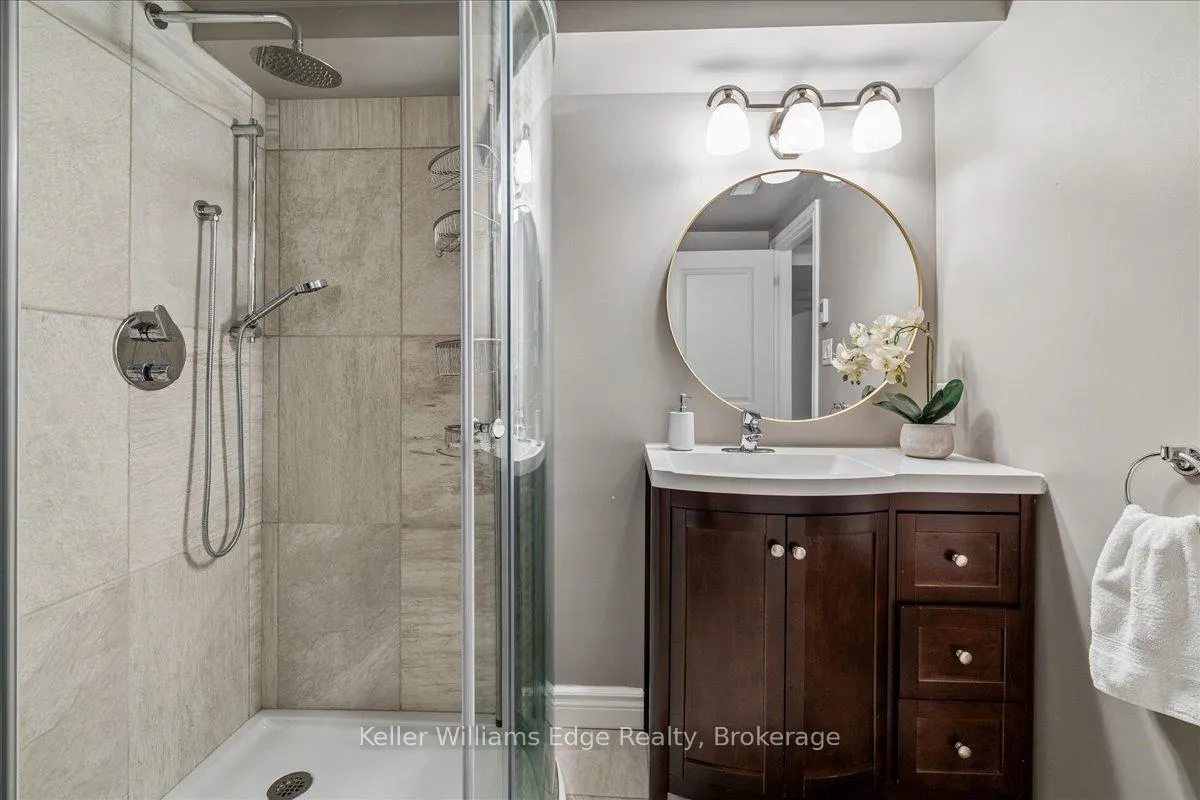 Photo 33 of 249 Camelot Drive, Burlington, Shoreacres — HOMEH
