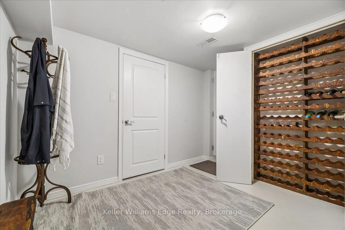 Photo 34 of 249 Camelot Drive, Burlington, Shoreacres — HOMEH