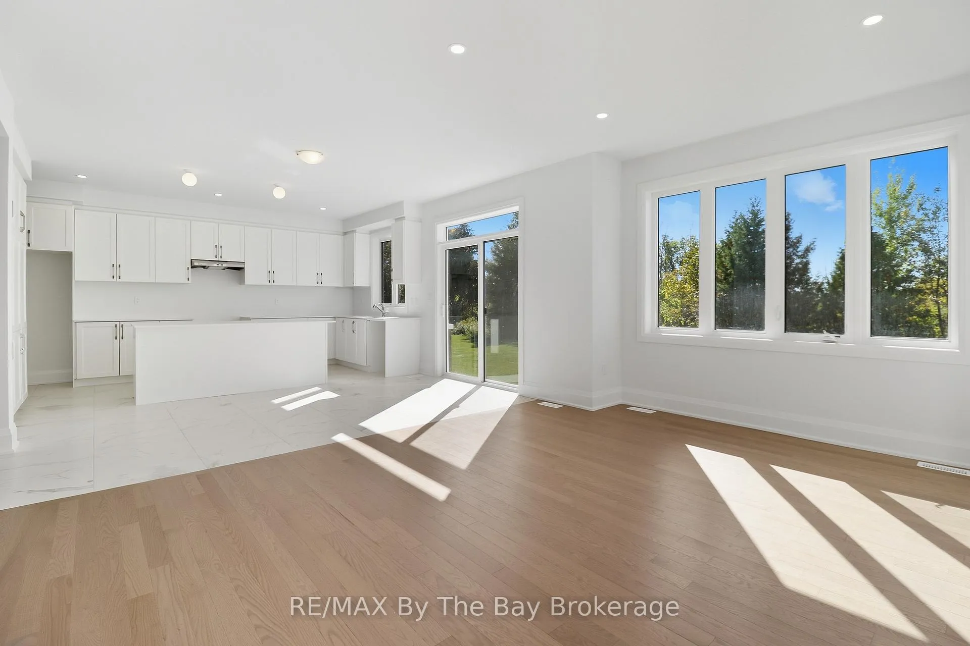 Photo 14 of 66 Amber Drive, Wasaga Beach — HOMEH