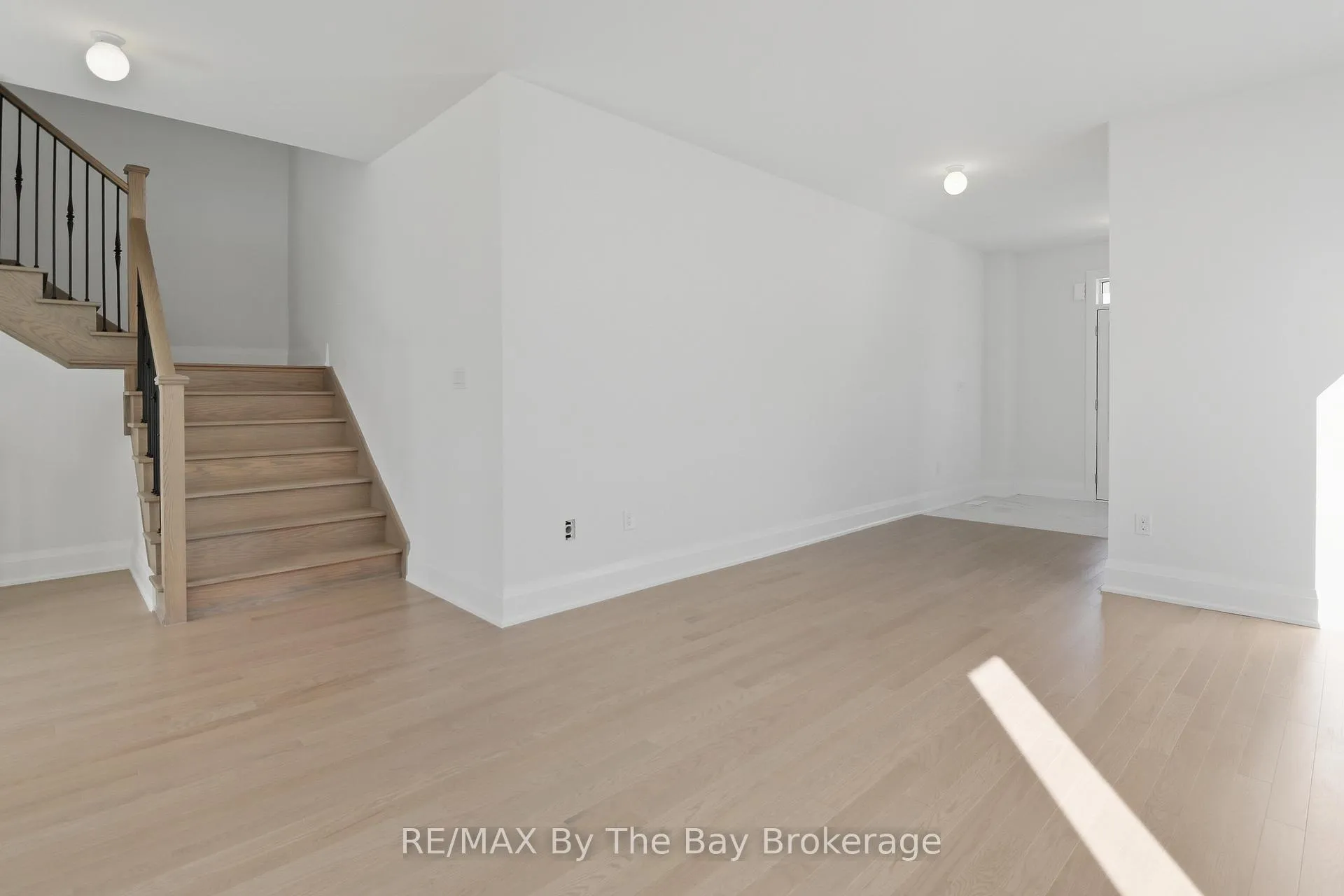 Photo 17 of 66 Amber Drive, Wasaga Beach — HOMEH