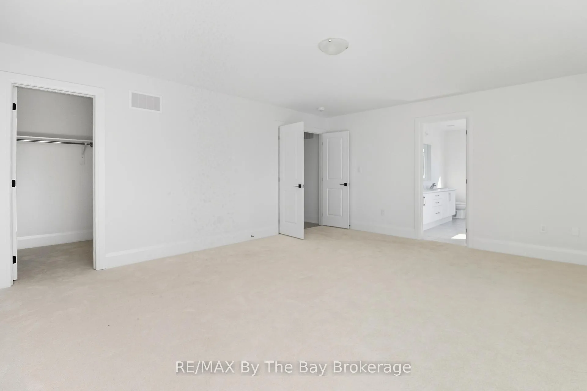 Photo 23 of 66 Amber Drive, Wasaga Beach — HOMEH