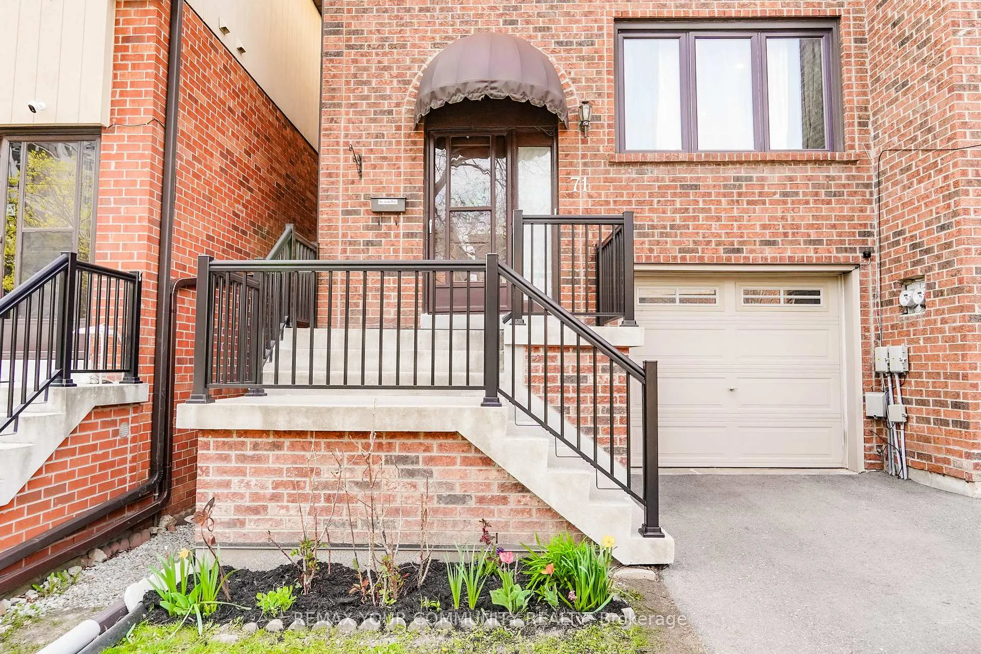 Photo 2 of 71 Maple Branch Path, Etobicoke, Kingsview Village-The Westway — HOMEH