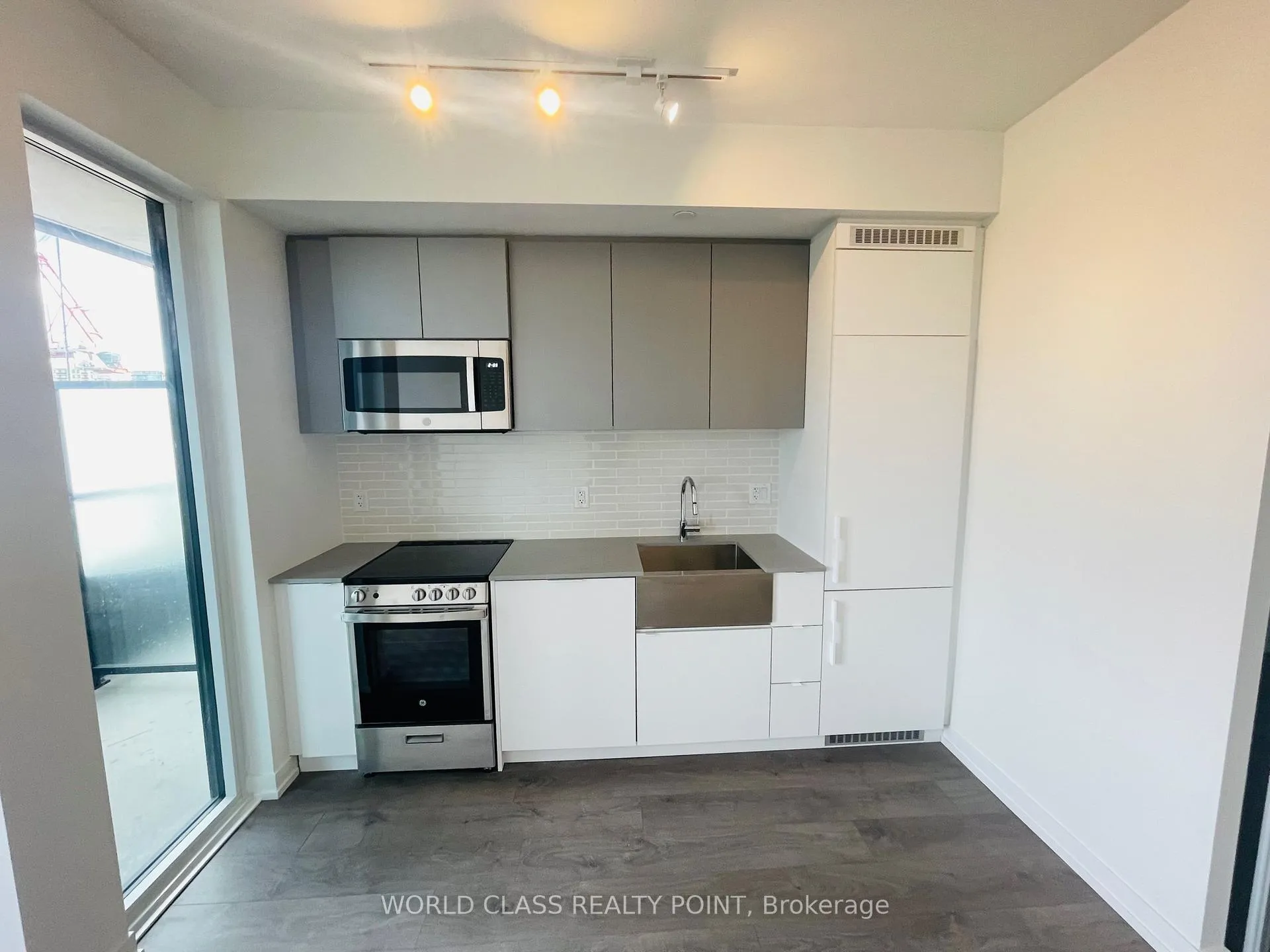 Photo 6 of Unit 720, 270 Dufferin Street, Toronto, South Parkdale — HOMEH