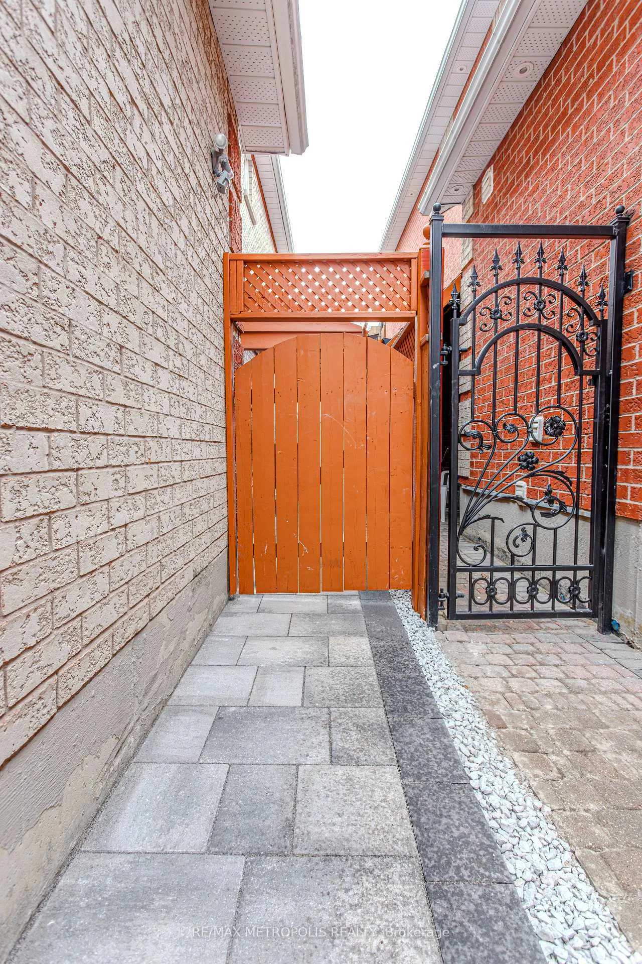 Photo 3 of Unit BSMT, 30 Summerlea Street, Markham, Middlefield — HOMEH