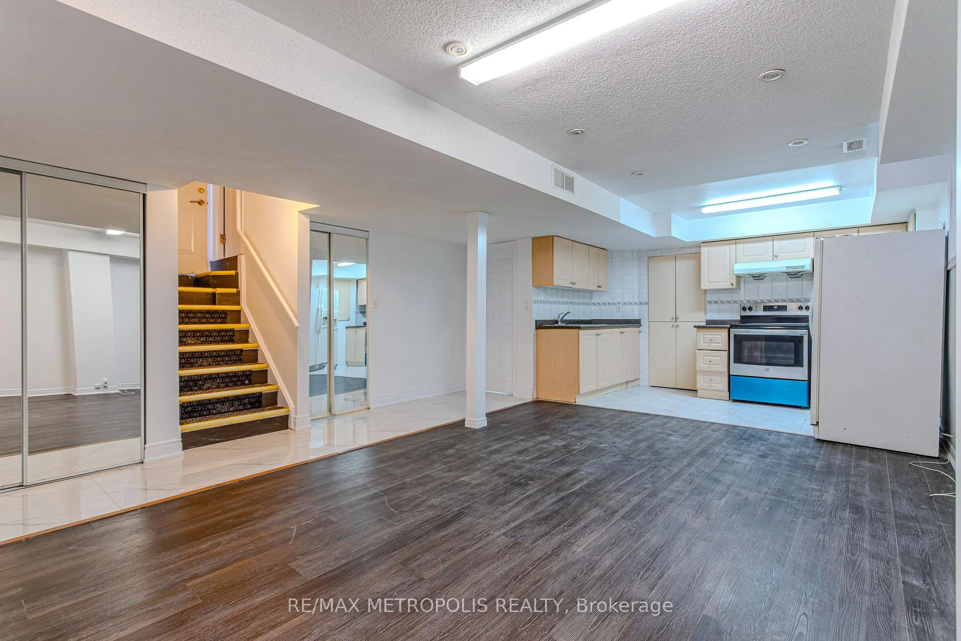 Photo 5 of Unit BSMT, 30 Summerlea Street, Markham, Middlefield — HOMEH