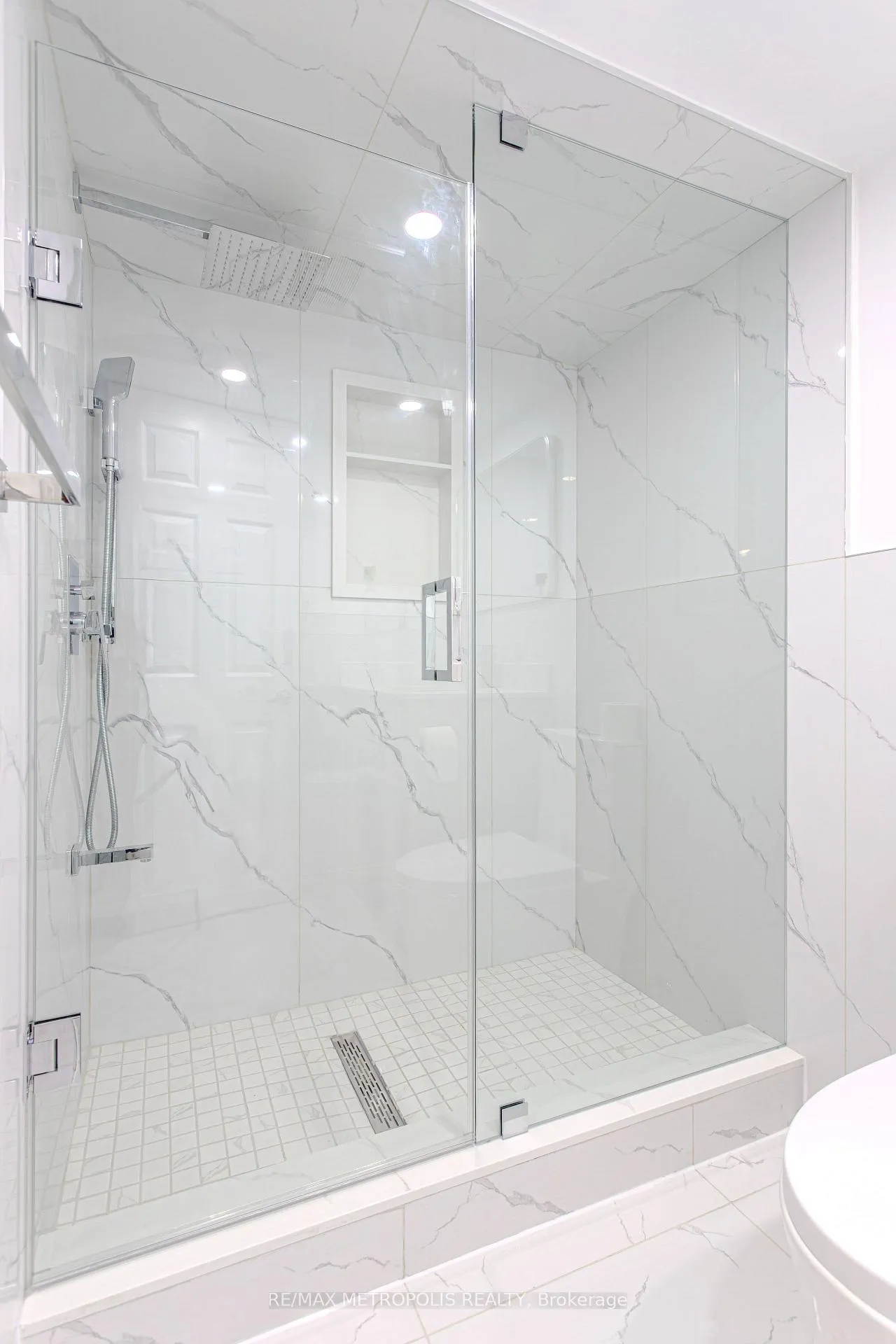 Photo 11 of Unit BSMT, 30 Summerlea Street, Markham, Middlefield — HOMEH