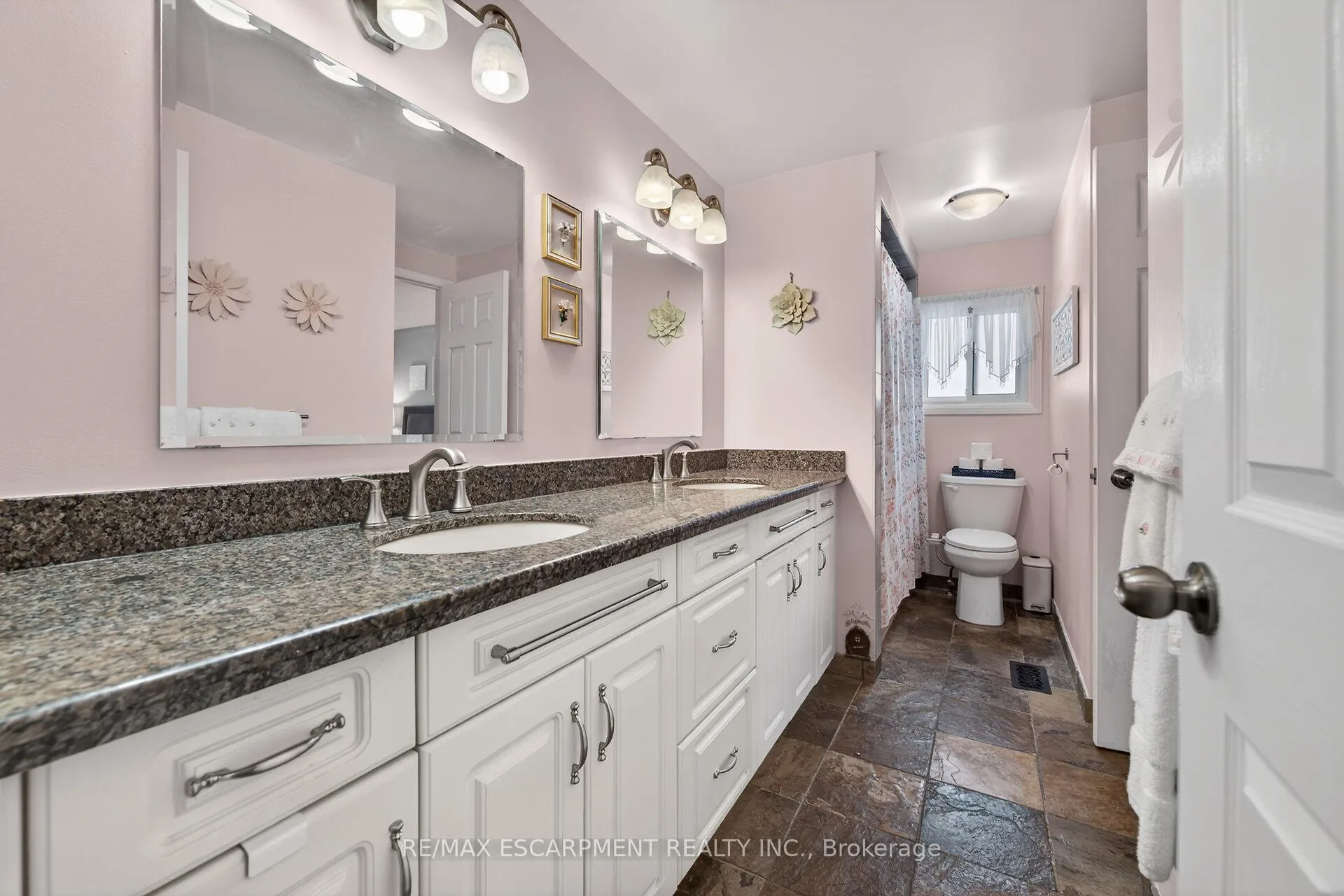 Photo 21 of 23 Juliebeth Drive, Hamilton, Falkirk — HOMEH