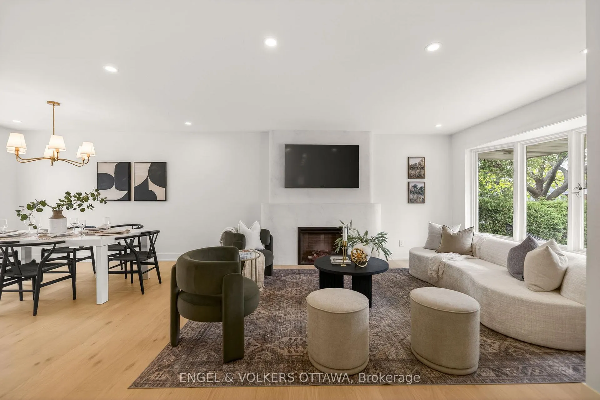 Photo 4 of 24 Roundhay Drive, Ottawa, Manordale — HOMEH