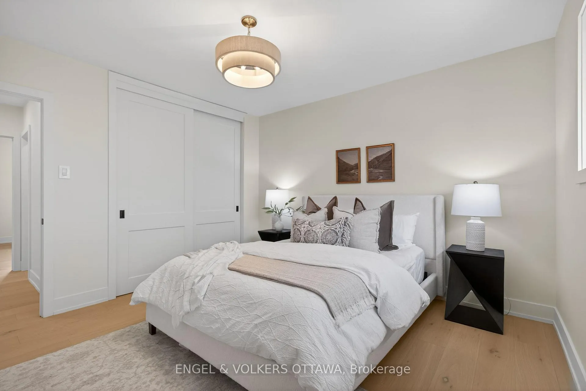 Photo 16 of 24 Roundhay Drive, Ottawa, Manordale — HOMEH