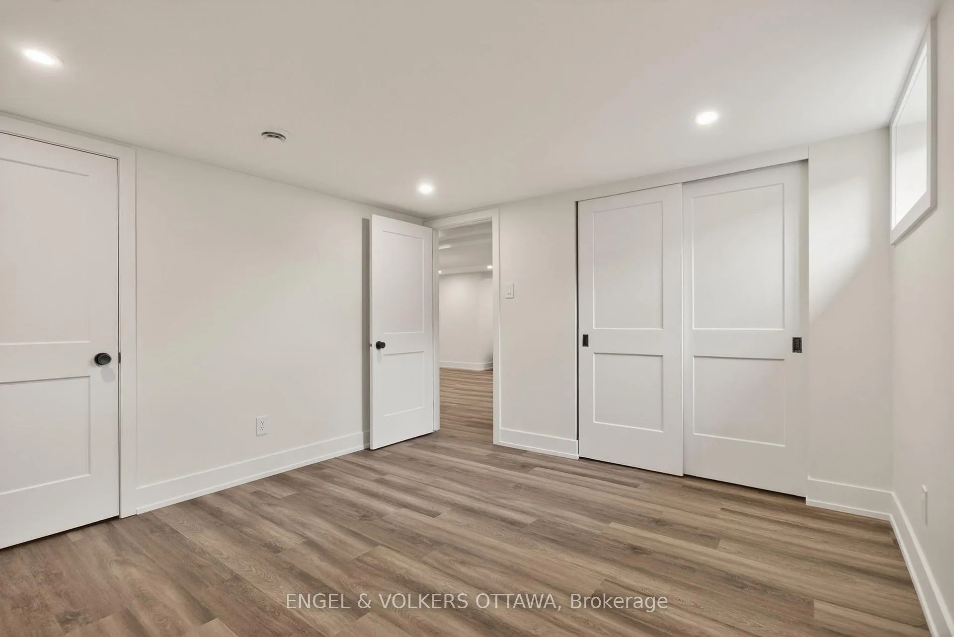 Photo 26 of 24 Roundhay Drive, Ottawa, Manordale — HOMEH