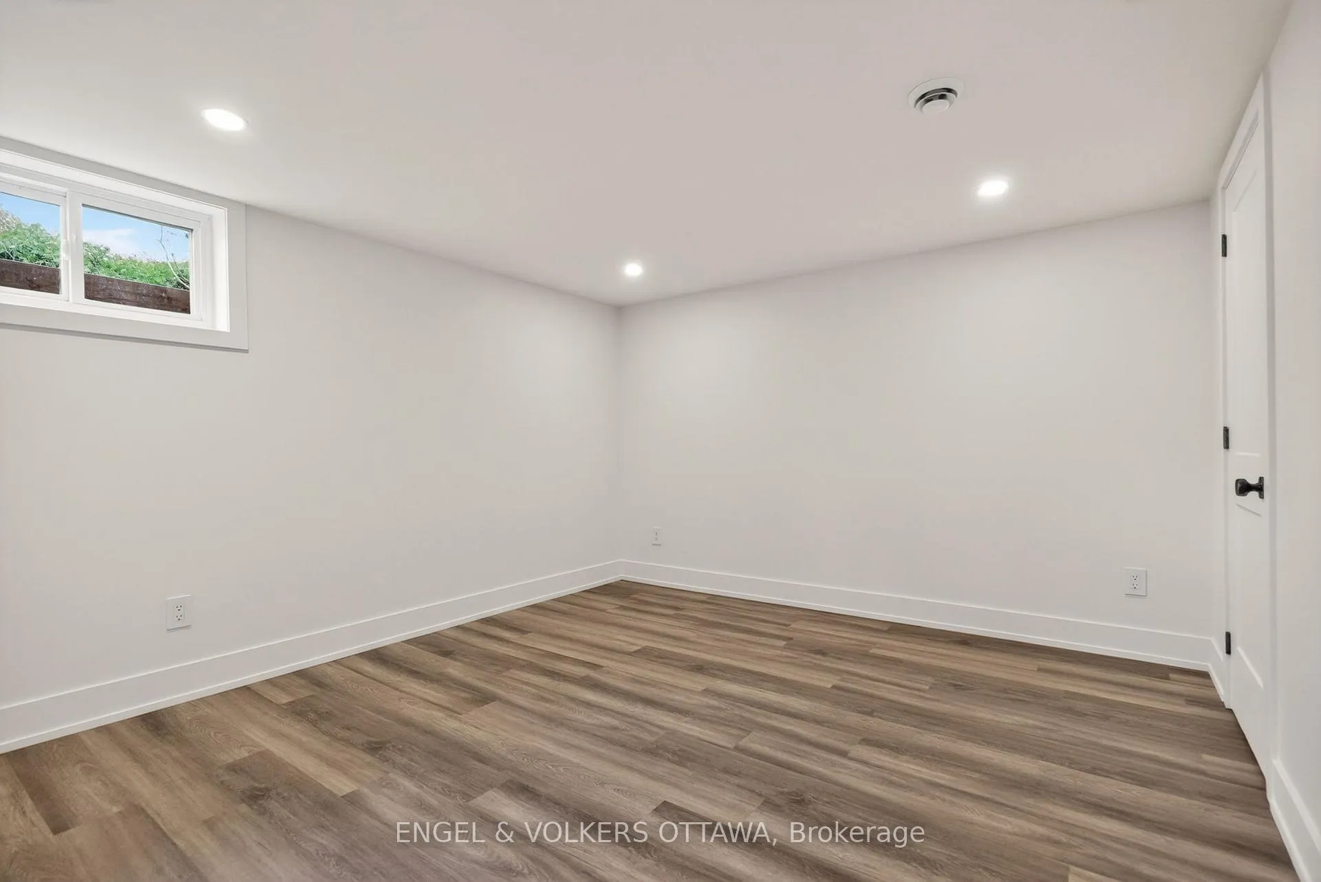 Photo 27 of 24 Roundhay Drive, Ottawa, Manordale — HOMEH
