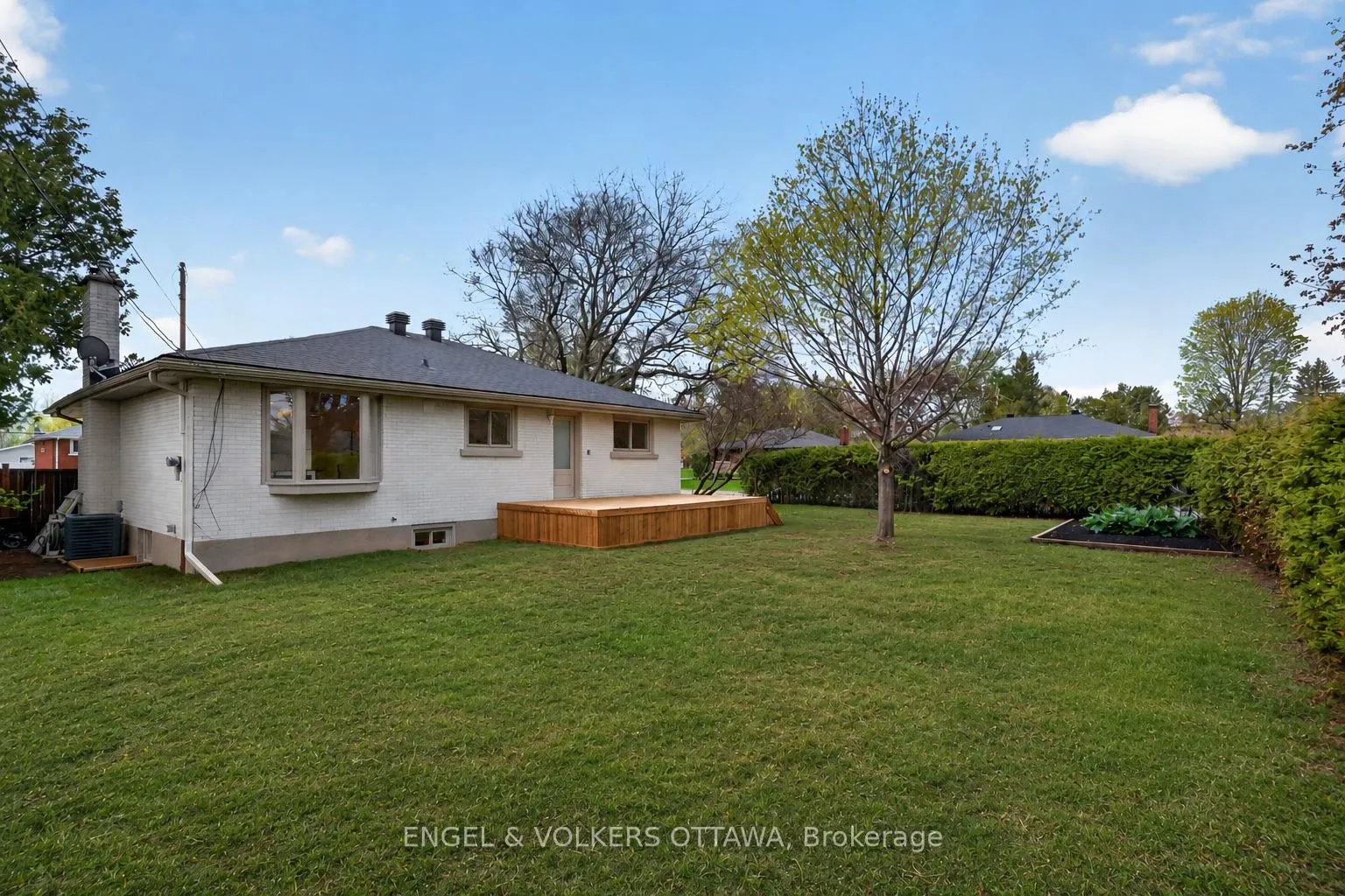 Photo 35 of 24 Roundhay Drive, Ottawa, Manordale — HOMEH