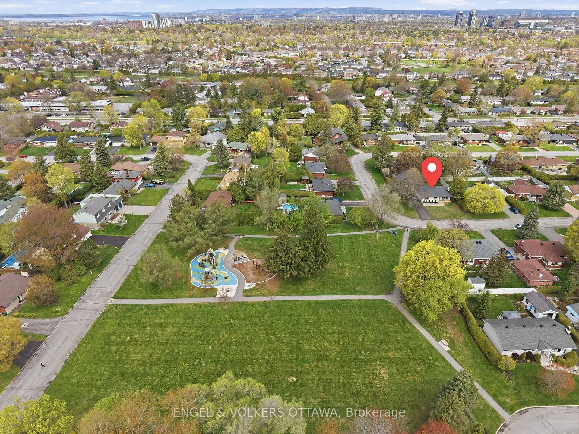 Photo 37 of 24 Roundhay Drive, Ottawa, Manordale — HOMEH