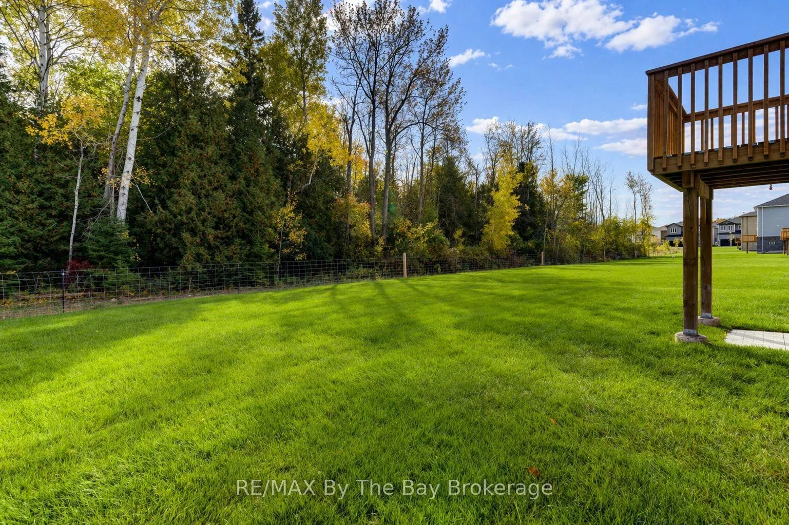Photo 3 of 5 Misty Ridge Road, Wasaga Beach — HOMEH