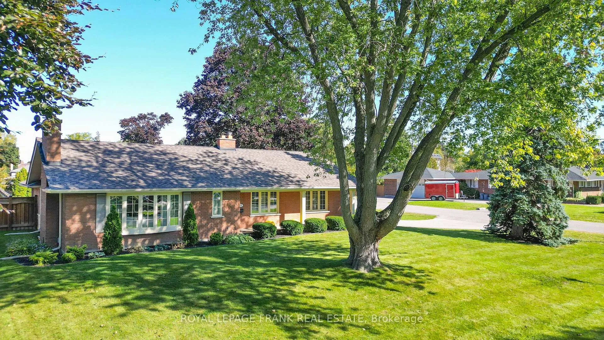 Photo 1 of 401 Fairview Drive, Whitby, Lynde Creek — HOMEH