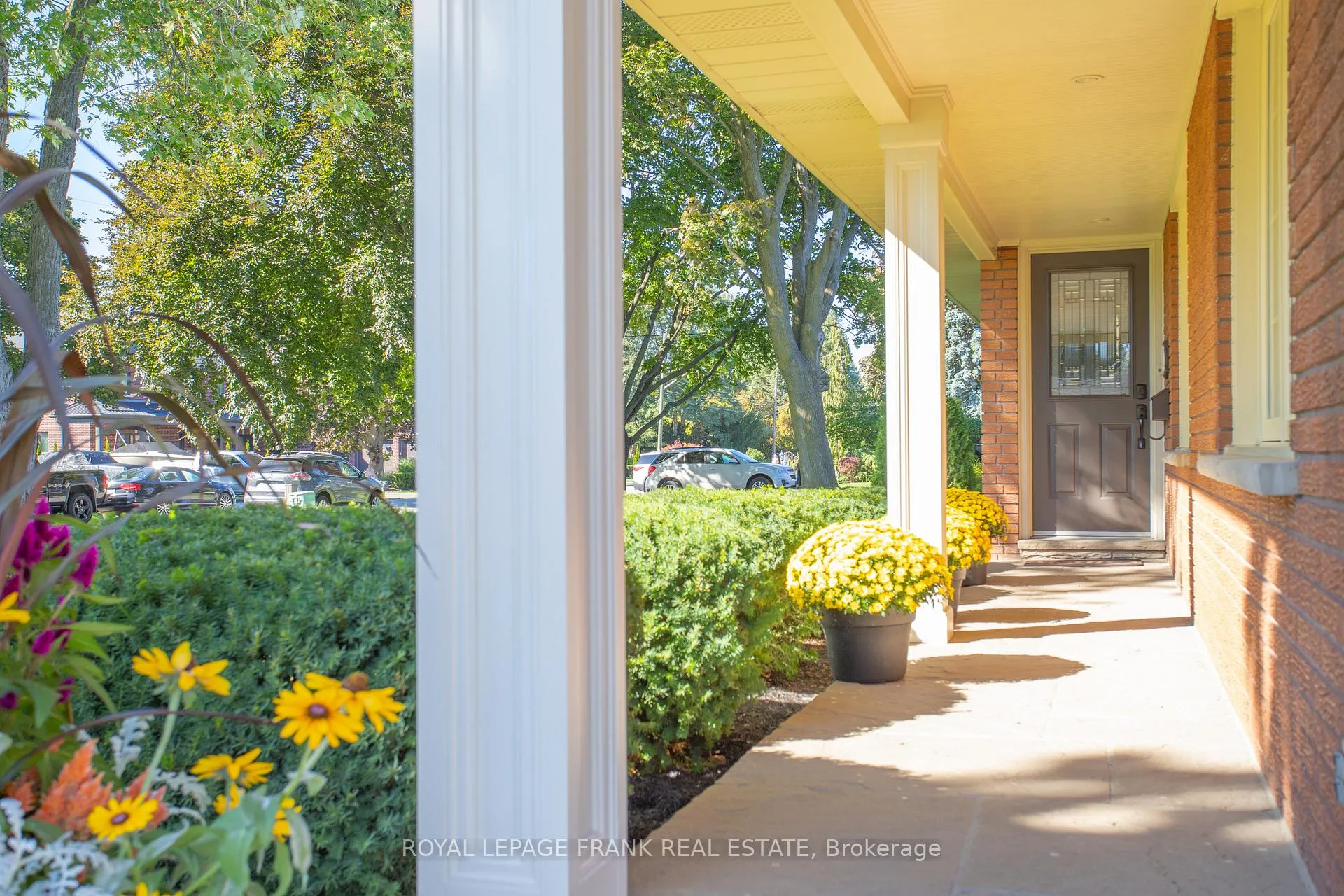 Photo 4 of 401 Fairview Drive, Whitby, Lynde Creek — HOMEH